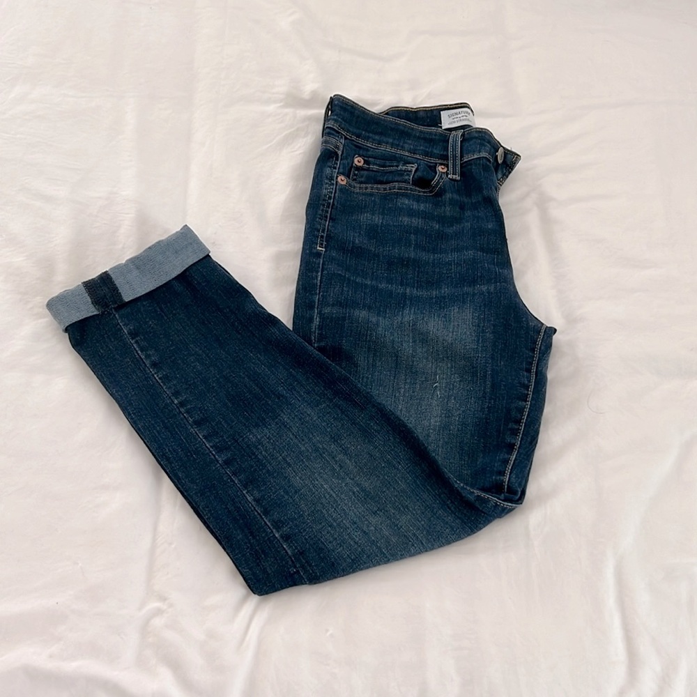 Levi mid rise boyfriend jeans